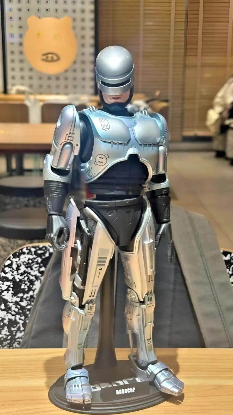 Hot Toys RoboCop MMS202D04 1/6 Die-Cast Collectible Figure