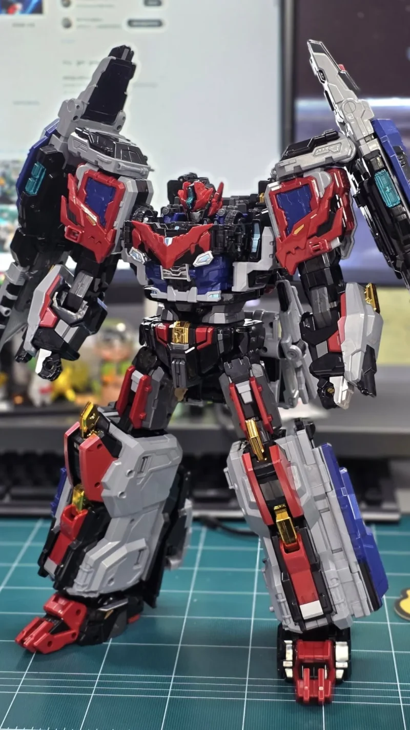 Heavy Iron W 30cm 1 SAMG Metal Cardbot W Heavy Iron W – 30cm Transforming Robot Truck Figure