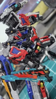 Heavy Iron W 30cm 2 SAMG Metal Cardbot W Heavy Iron W – 30cm Transforming Robot Truck Figure